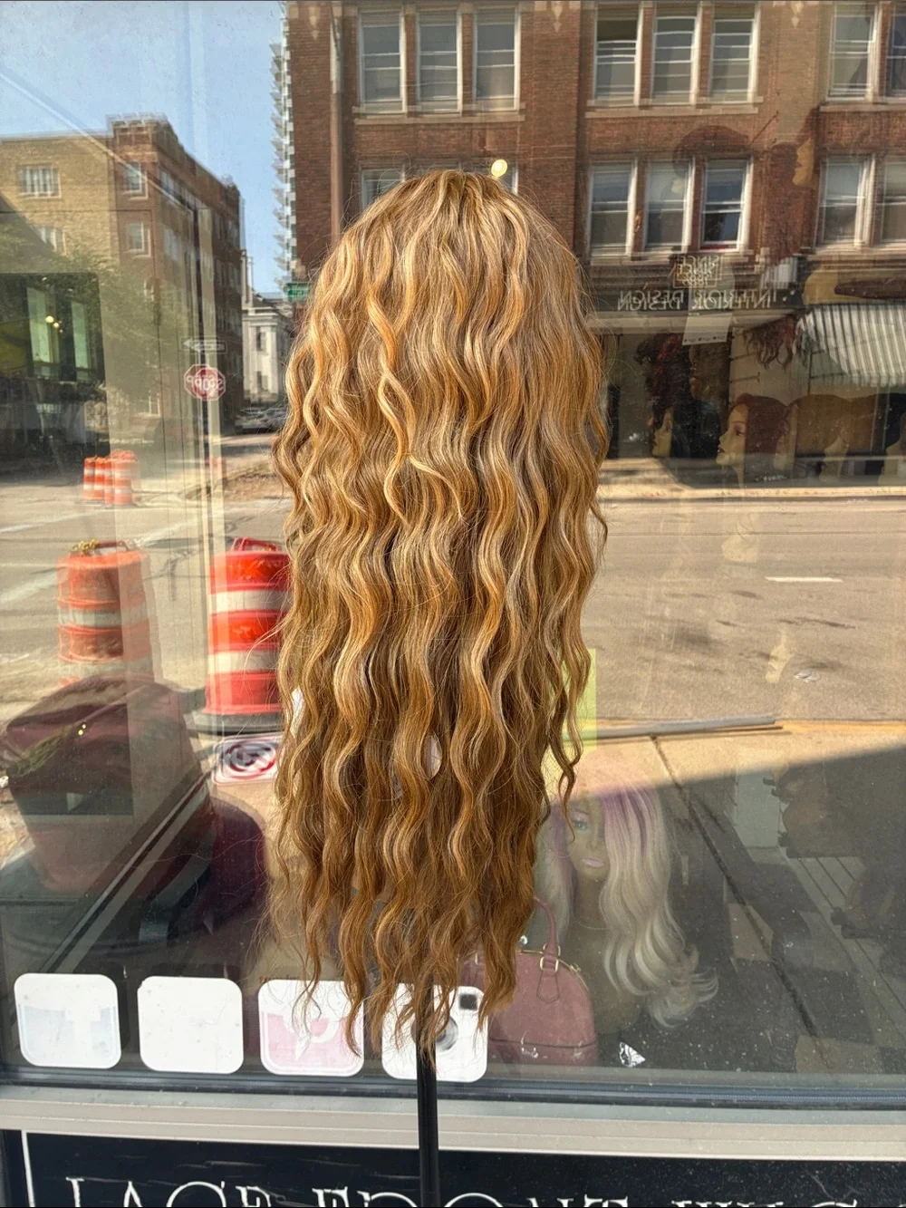 Long Wavy Wig - Honey Blonde